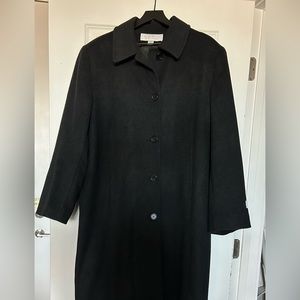Elisabeth by Liz Claiborne Plus Size Black Wool Coat
Size 18 W